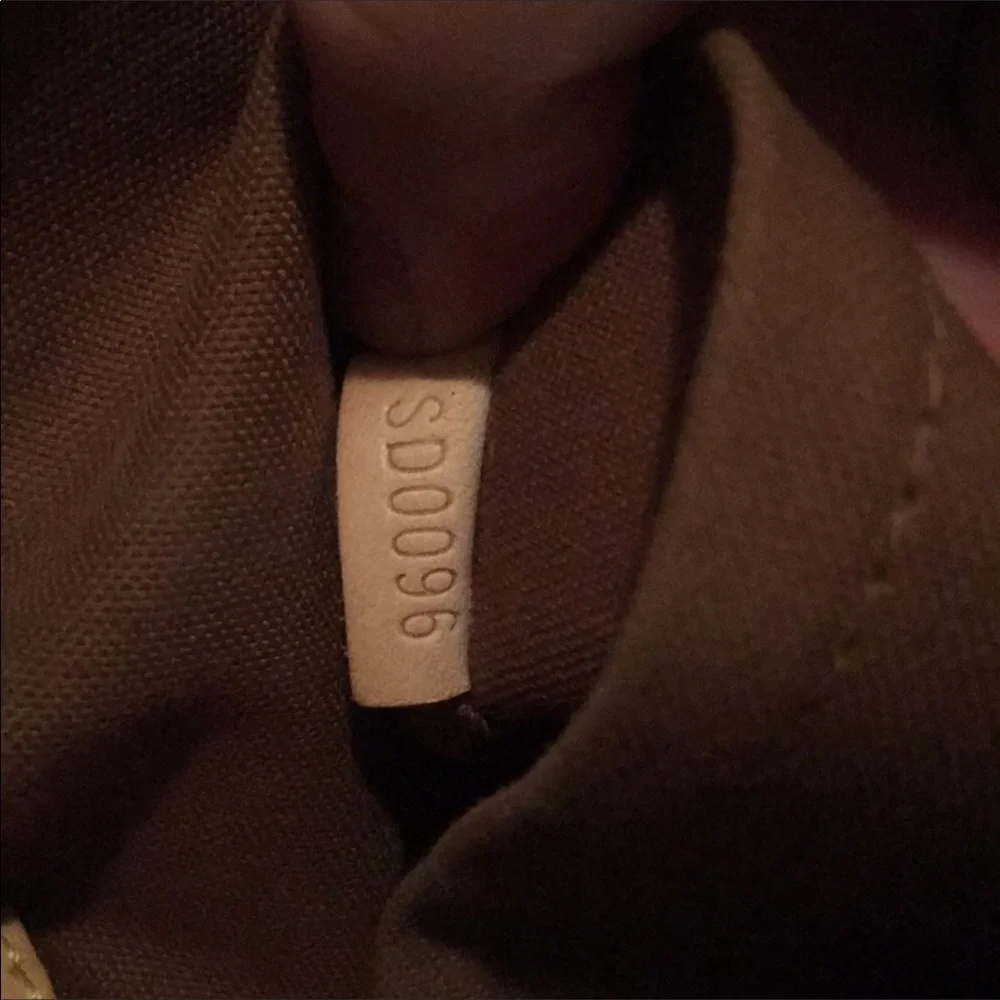 Authentic Louis Vuitton Lockit Bag - Picture 8 of 8